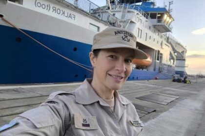 “Descubre a Nadia Coralina: la científica argentina que conquistó las redes desde el océano”