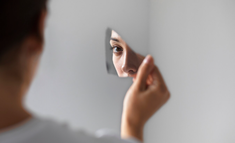 Las 10 supersticiones más populares romper un espejo