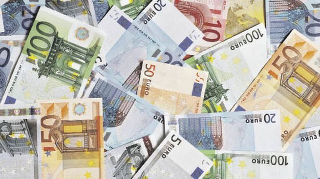 El euro tarjeta a $2.029,53.