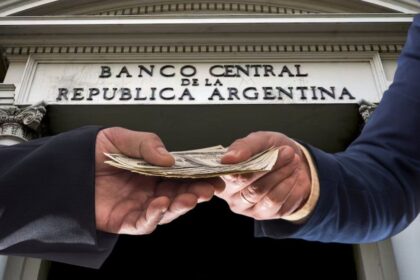“Nuevo cepo al dólar para directores de empresas: frenando el rulo con el CCL”