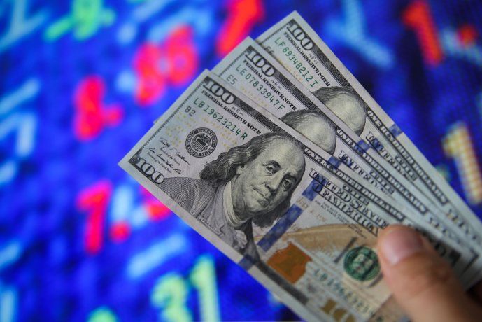 El dólar cripto se ubica por encima de la banda cambiaria