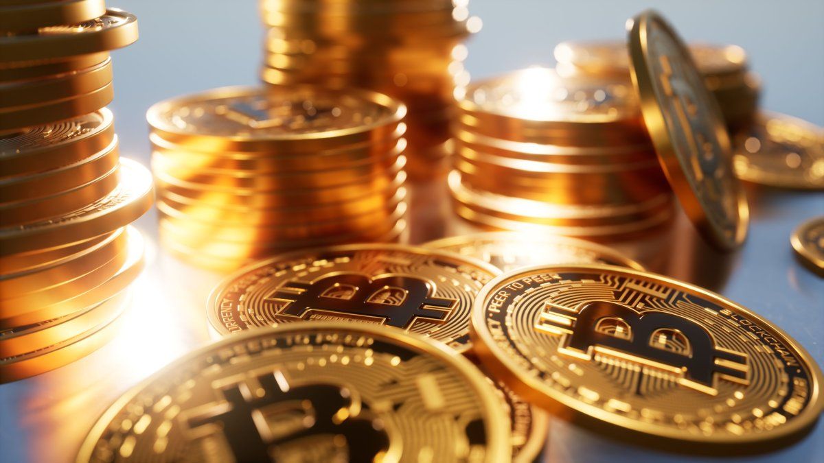 “Bitcoin cae a u$s121.500: récord de inversión institucional”