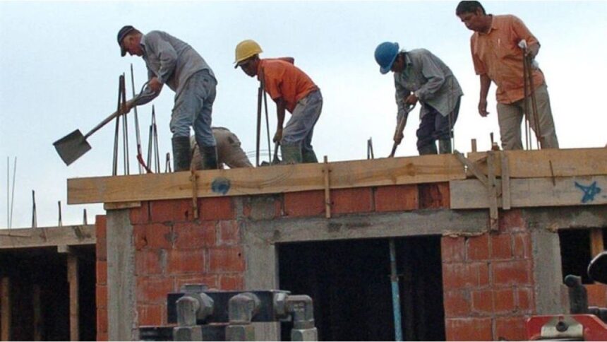 “4,5 millones de trabajadores no cubren la canasta básica: ¿Cómo salir de la pobreza?”