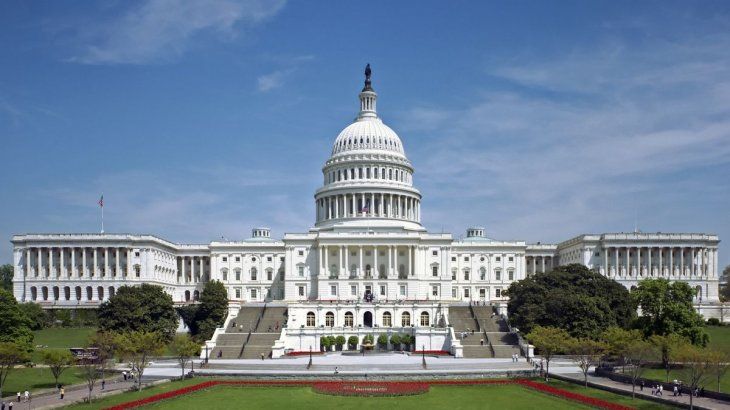 El cierre del gobierno federal de EEUU es producto de la parálisis en las negociaciones presupuestarias en el Congreso norteamericano.