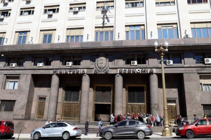 “Nuevo menú de bonos para extender plazos de deuda de Alejandro Lew”