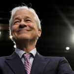 “JP Morgan: IA reducirá semana laboral a 3.5 días”