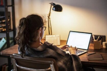 “Orden judicial: madre debe regresar al home office”