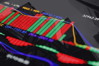 “Riesgo país: Argentina necesita bajar su nivel para volver al mercado de deuda”