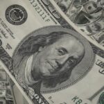 “¡Dólar mayorista en alza! Banco Nación vende a $1.440”