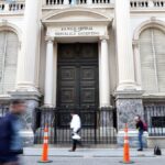 “BCRA flexibiliza encajes y extiende norma para rollover de deuda”