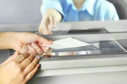 “Descubre el sueldo de un empleado bancario en diciembre 2025”