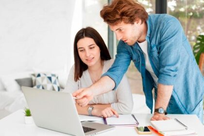 “Jóvenes confían en conseguir empleo, pero postergan vivienda y familia”