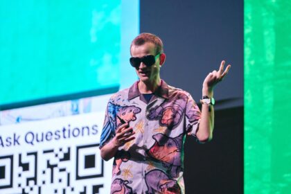 “Vitalik Buterin dona Ethereum a apps de chat cifrado: ¡Descubre cómo!”