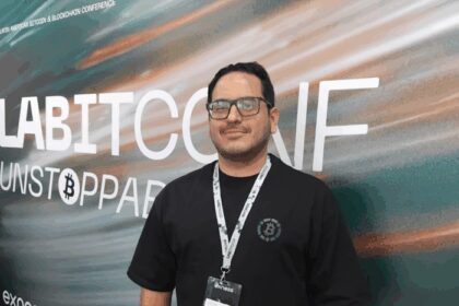 «Descubre cómo minar Bitcoin con éxito: consejos de José Rafael Peña»