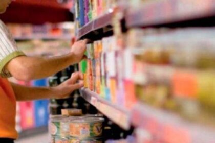 “Sueldo empleados Comercio: aumento salarial diciembre 2025 y proyecciones 2026”