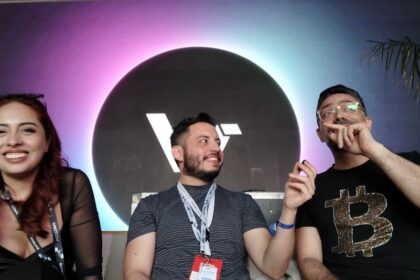 Descubre por qué eligen bitcoin: Entrevista a BTCAndrés y Lorena Ortiz