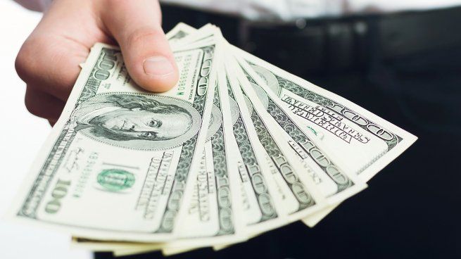 El dólar blue bajó por primera vez en cinco ruedas.