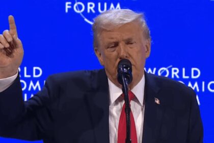 “Trump respalda dos leyes Bitcoin en Davos: Descubre sus declaraciones”
