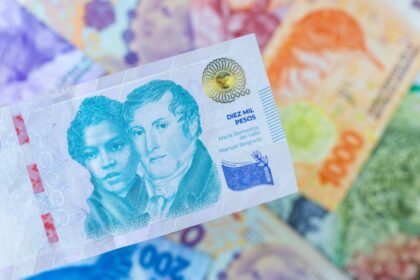 “Señales del mercado: ¿Falta de liquidez y presión sobre tasas anticipan el futuro?”