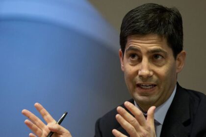 Donald Trump oficializó la elección de Kevin Warsh para presidir la Fed