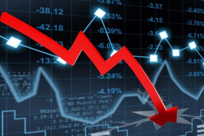Los bonos en dólares y el S&P Merval caen en el inicio de febrero: riesgo país sigue debajo de los 500 puntos