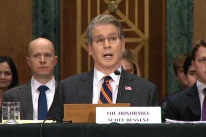 Secretario del Tesoro: El que no quiera la ley Clarity debería mudarse a El Salvador