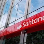 Santander lidera cierre de sucursales en Argentina y suma despidos en medio de una polémica estafa
