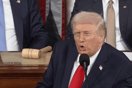 Trump obliga a empresas de IA y Bitcoin a construir plantas eléctricas propias