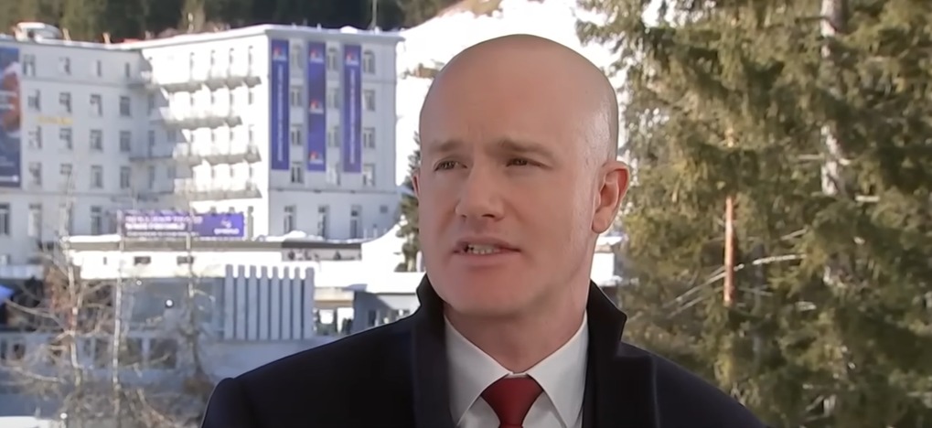 brian armstrong en una charla pública