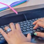 Foco en empleo: Una de las principales universidades lanza 12 carreras cortas a distancia