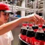 Coca-Cola paga por probar sus bebidas y así podés mandar tu CV para sumarte a la empresa