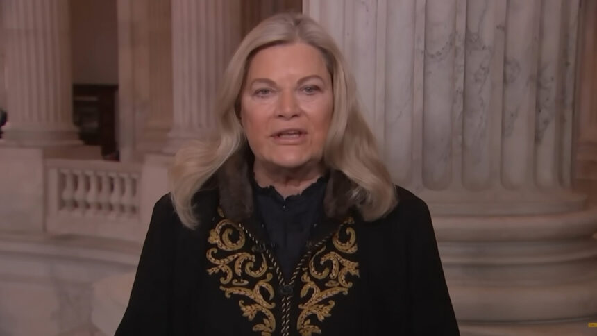 Un acuerdo para los intereses de las stablecoins está 99% listo, según Lummis