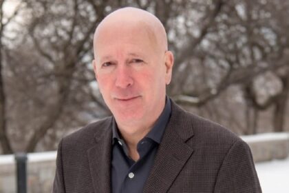 Analista que predijo la crisis de 2008 advirtió “se viene algo peor” por la IA y el crédito privado