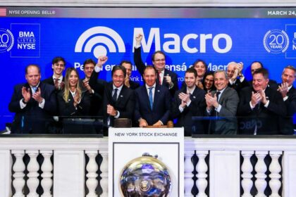 Banco Macro celebró sus 20 años en Wall Street con el emblemático campanazo de apertura en el NYSE