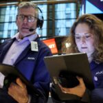 Wall Street cerró en rojo ante incertidumbre sobre desescalada en Irán y preocupación por el crédito privado