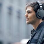 Experto reveló qué pasa cuando usás auriculares bluetooth: “Es como ponerte un microondas”