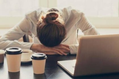 La nueva amenaza de la Inteligencia Artificial: alertan que les “quema la cabeza” a empleados