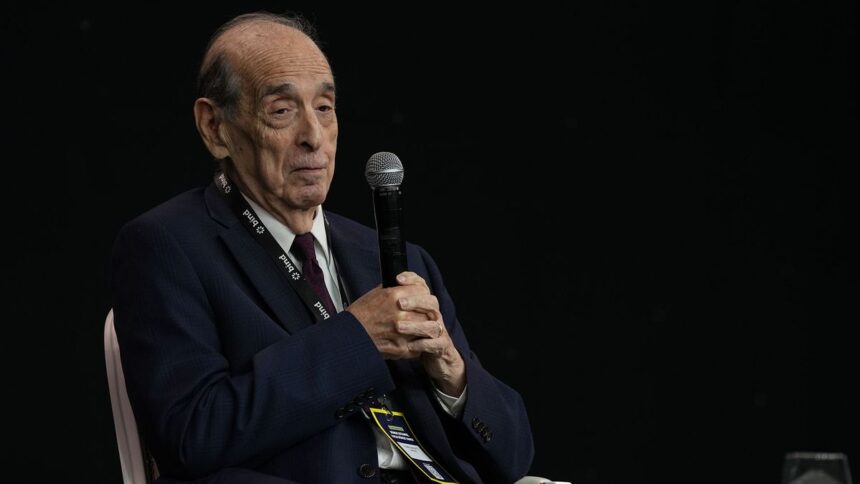 Ricardo Arriazu: “Nos van a salir dólares por las orejas mientras no choquemos la calesita”