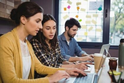 Licencias en Argentina: enfermedad, paternidad y casamiento, qué corresponde en cada caso