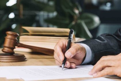 La Justicia le bajó el pulgar a Milei y declaró inconstitucional una norma clave sobre sindicatos