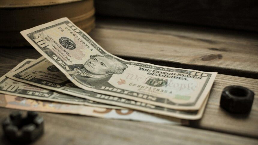 El dólar retoma el impulso al cierre de marzo y el mercado reacomoda posiciones para abril