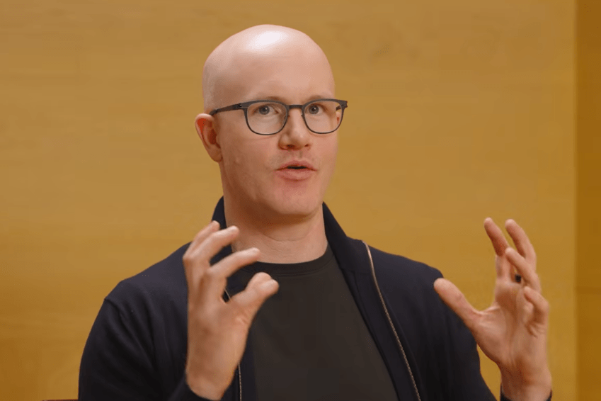 Brian Armtrong, CEO de Coinbase hablando sobre economía de agentes de IA para pagos en stablecoins.