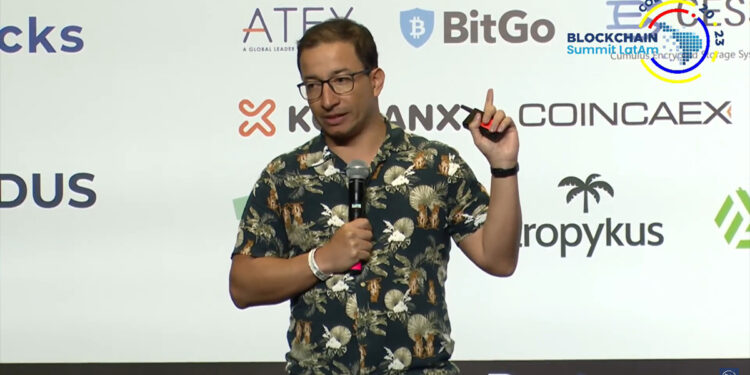 Mauricio Tovar, Tropykus