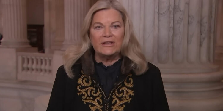 Fotografía de la senadora Cynthia Lummis.