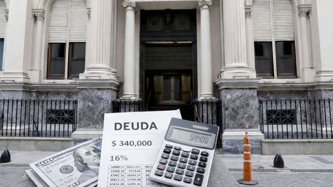 El BCRA compra dólares en el MLC, pero las reservas siguen presionadas.