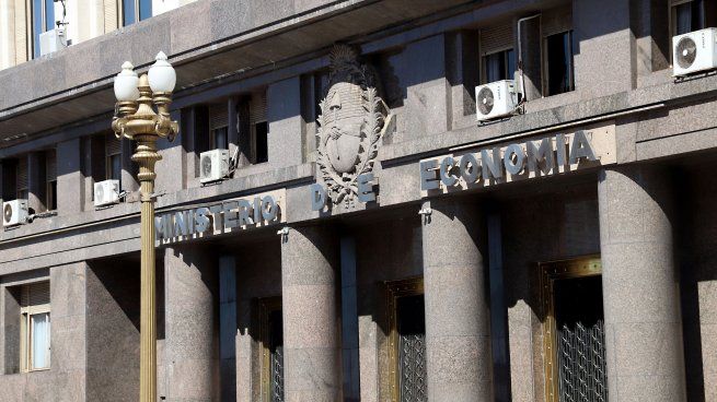 Economía logró colocar otros 100 millones de dólares a <a href=