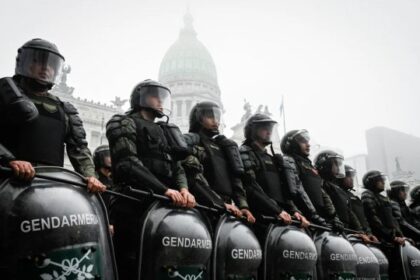 El sueldo que cobra un oficial de la Policía Federal en abril 2026