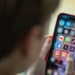 Australia apunta contra los gigantes tech por el acceso de menores a las redes