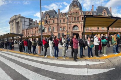 Para la city, “la calle” es un riesgo creciente contra el Gobierno: suba en combustibles, más inflación y salarios rezagados