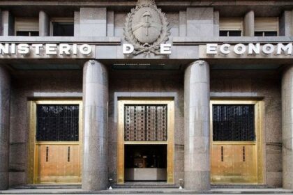 Exigente compromiso para Economía en abril: debe conseguir $19 billones para cubrir vencimientos de deuda